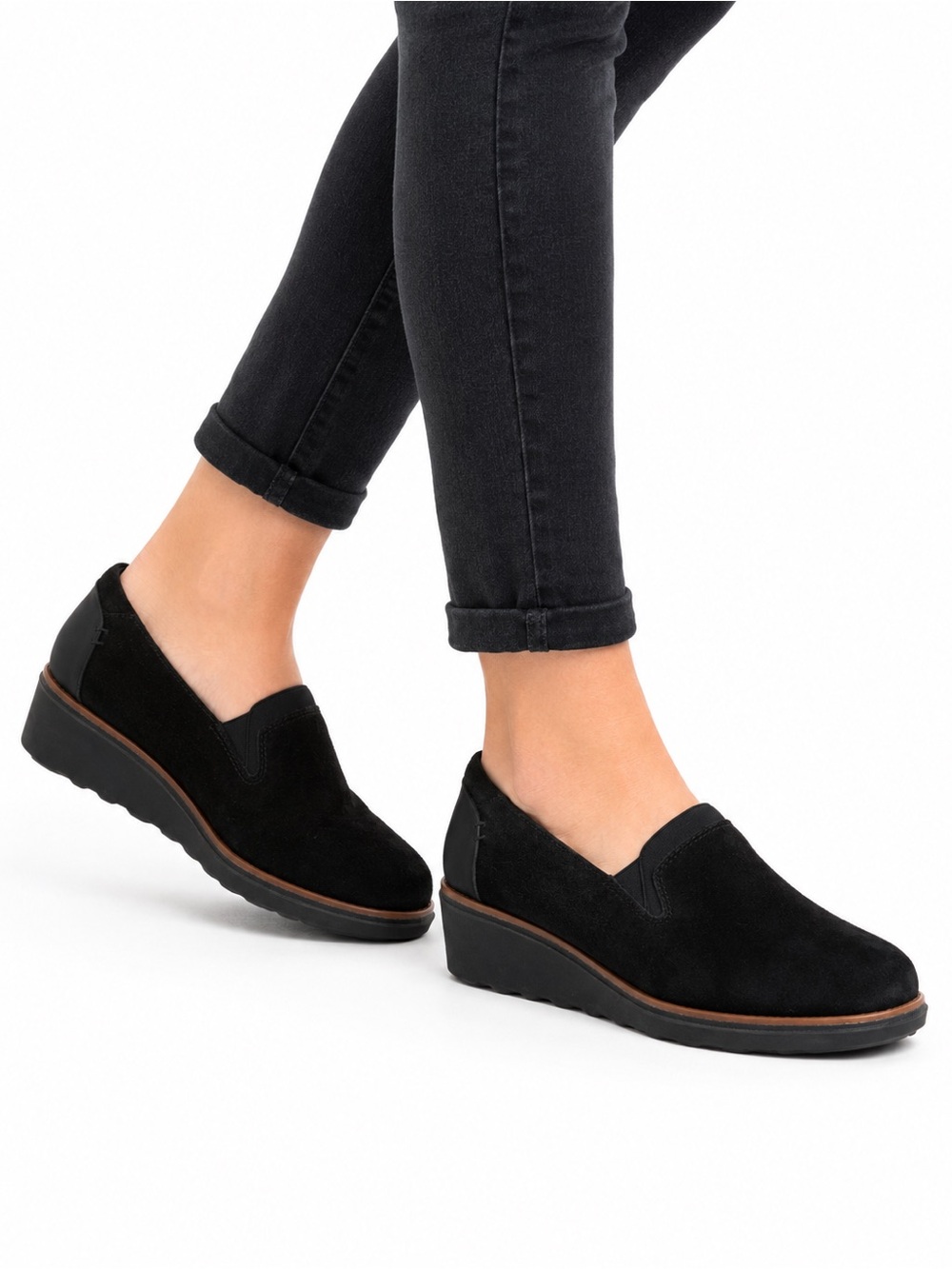 Size 8 Wide Clarks Women’s Un Blush Ease Black Suede Wedge Loafers